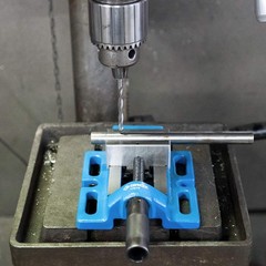 Groz 35120 3″ Uni-Grip Drill Press Vise, Blue, Powder Coated 3.3/16″ Jaw Width