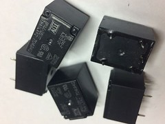 Fact. Box of 100pcs of JS1-24V-F Relays SPDT 22x16x16.4mm 24VDC 10A Thru-Hole