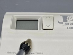 Simple Comfort 2000 Controls Heat/Cool Non-Programmable Thermostat