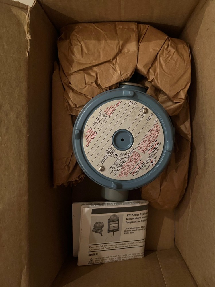 UNITED ELECTRIC CONTROLS COMPANY B121-121 EXPLOSION PROOF TEMPERATURE SWITCH