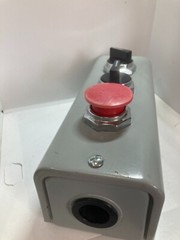GE CR104PEX13 ENCLOSURE WITH SELECTOR 2 POS SPRING 3 POS MAIN PUSH/PULL