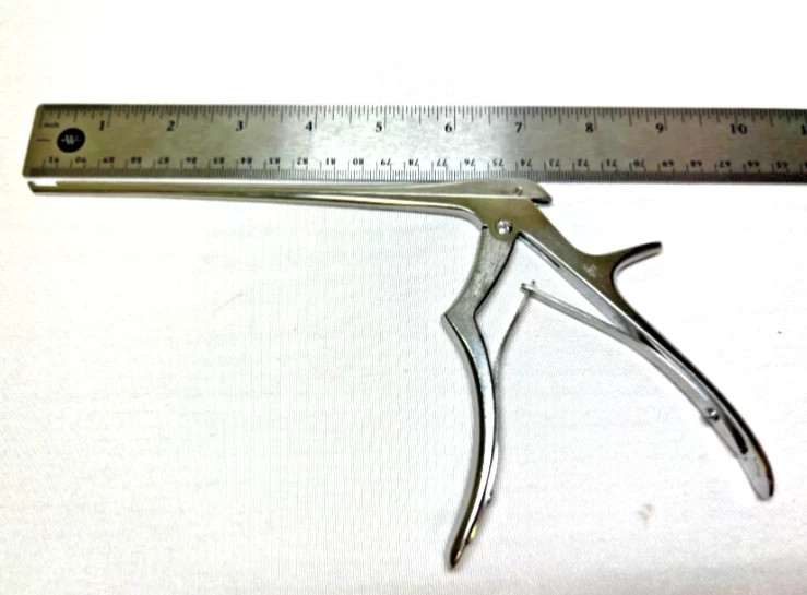 Symmetry 57-2224 IVD Spurling Kerrison Rongeur Straight 4×10 mm 7 ” 178 mm Neuro