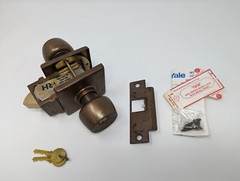 Yale 6208 RH Monolock CX Design BR Knob, 10B Dark Bronze Finish, Y1 Keyway