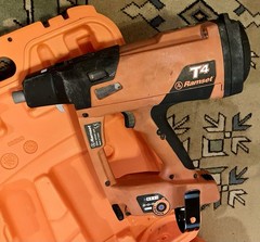 RAMSET T4 NAIL GUN KIT, GAS TOOL, CORDLESS, 2 BATTERIES, CASE AND CHARGER