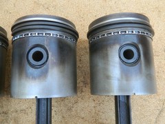 Set of 4 Vintage AC Allis Chalmers Engine Connecting Rods U 3988 with Pistons
