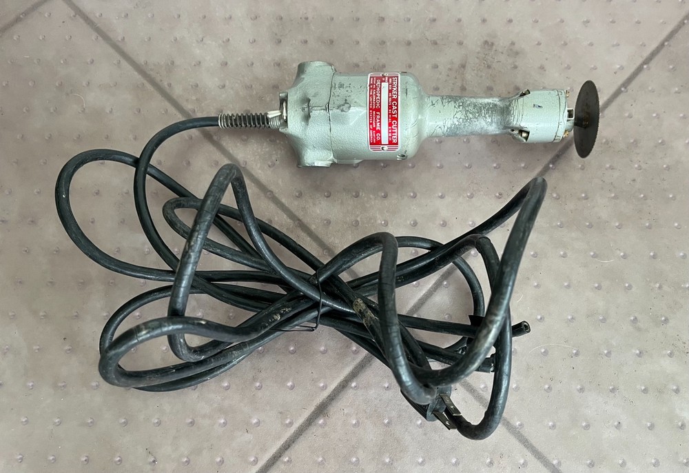 STRYKER 8126 Cast Cutter Electric Saw with Blade (Made in USA) *Working*