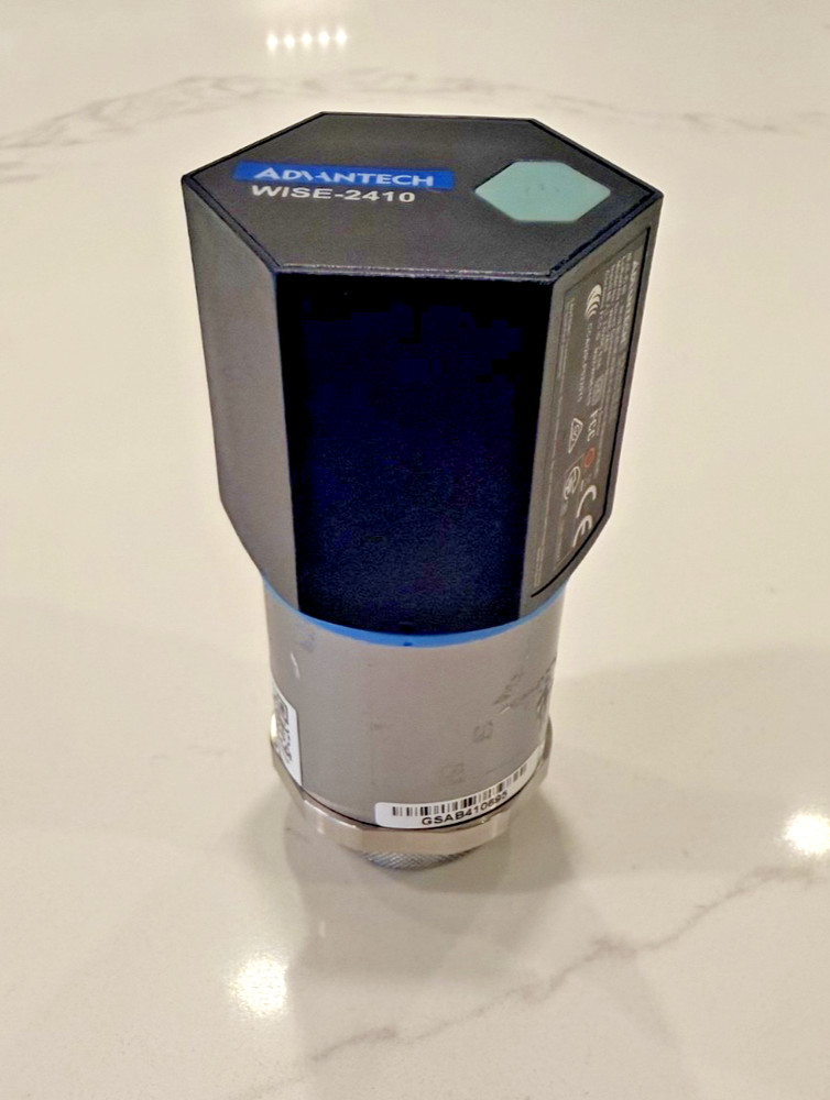 Advantech WISE-2410-NB Wireless Triaxial LoRaWAN Vibration Sensor