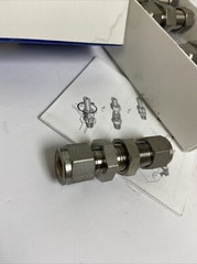 1 – Swagelok Stainless Steel Bulkhead Union Fitting, 3/8″ OD Tube, SS-600-61