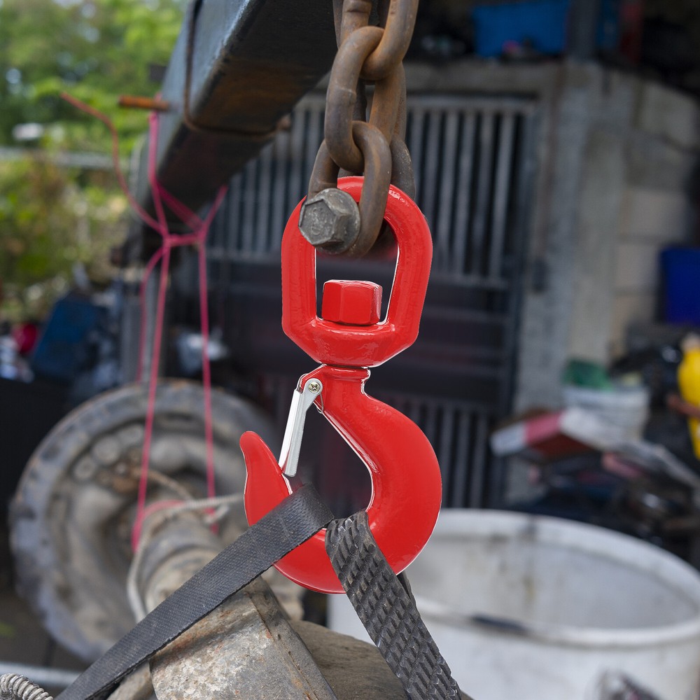 Locking Swivel Heavy Duty Lifting Hook 5T with Safety Latch & 360° Rotation