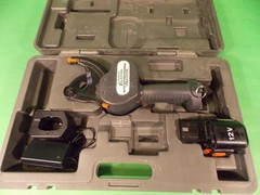 Greenlee Gator ES750 Cable Cutter Kit With Charger Battery & Case -Works Great