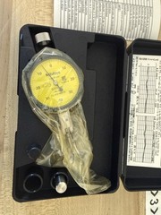 Mitutoyo Dial Test Indicator Test Indicator w/ Case MPN 513-404-10