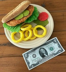 REALISTIC FAKE REPLICA PLAY FOOD PROP ● MTC RUBBER CHICKEN SANDWICH ONION RINGS