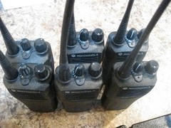 MOTOROLA CP200 AAH50RDC9AA1AN 438-470 UHF 4 CH Radio 4 Watts w/ Cgr (Lot#BP672)