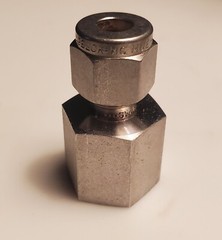 Swagelok HC-400-7-4 Tube Fitting Female Connector 1/4″ Tube OD x 1/4″ Female NPT