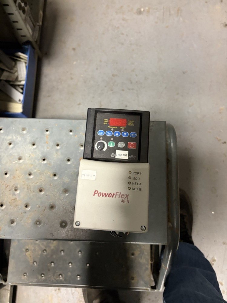 Allen Bradley 22B-D2P3N104 0.75kW/1.0HP PowerFlex 40 SER A 380-480V USED