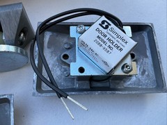 One Pair (2) Sentronic Electro Magnet Door Holder 2088-9587