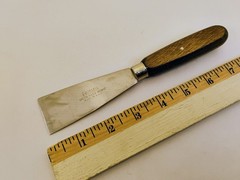 Russell Green River Works USA 1.5″ Stiff Blade Scraper Blunt Tip Putty Knife