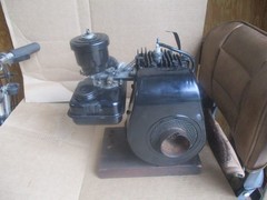 Briggs & Stgratton Model 5 S Starts and runs good.