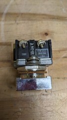Cutler Hammer E30EX3 Operator 30.5 mm Momentary 2 Button Operator 24V Light