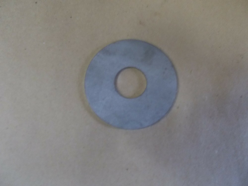 Oil filter lower sealing plate John Deere M M88T M 40 320 330 420 430 440 1010