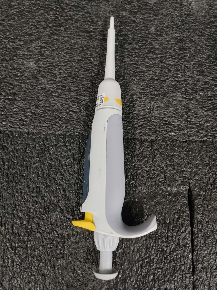 BrandTech Transferpette S 1 Channel 2-20µL Micropipette