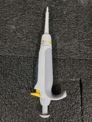 BrandTech Transferpette S 1 Channel 2-20µL Micropipette