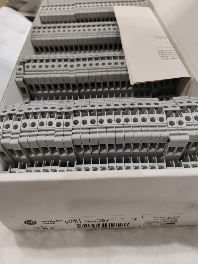 Allen Bradley 1492-JD3 Ser. A New Box Of 100 PCS