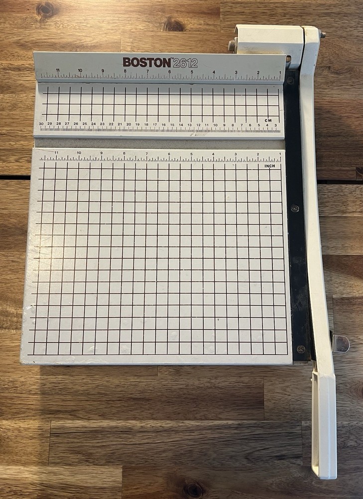 VINTAGE 12″ Boston 2612 Cast Iron & Wood Guillotine Paper Cutter Trimmer