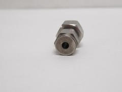 195086 New-No Box; MFG- SS-200-7-2 Tube Adaptor; SS-316; 1/8″ Tube x 1/8FNPT