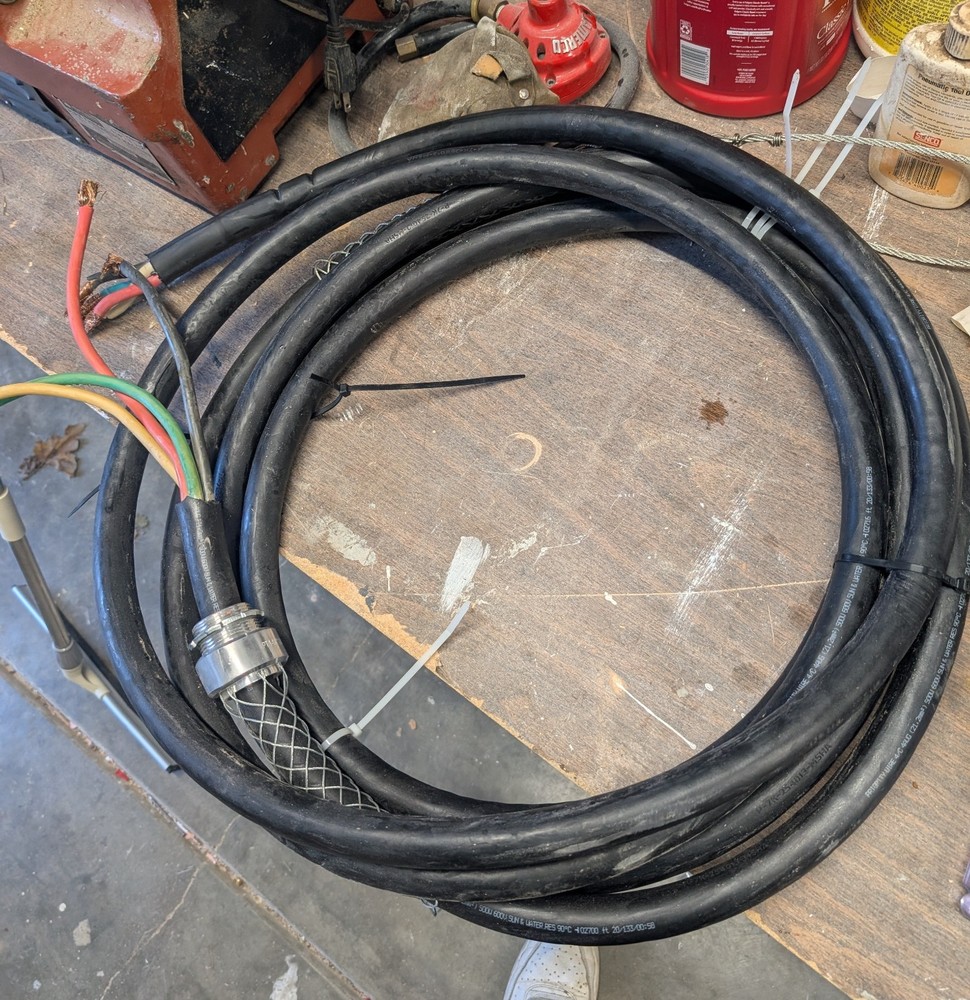 25′ of 4 conductor, 4 AWG stranded, copper wire w/ Strain Relief