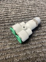 Lot of 10 NUMATICS 3/8″ Tube Union Y Fittings 3/8″ NPT Thread