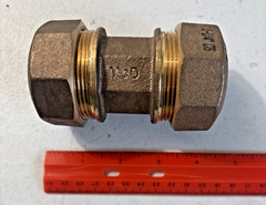 AY McDonald (1-1/4″ CTS) Tough Tube Coupling straight compression