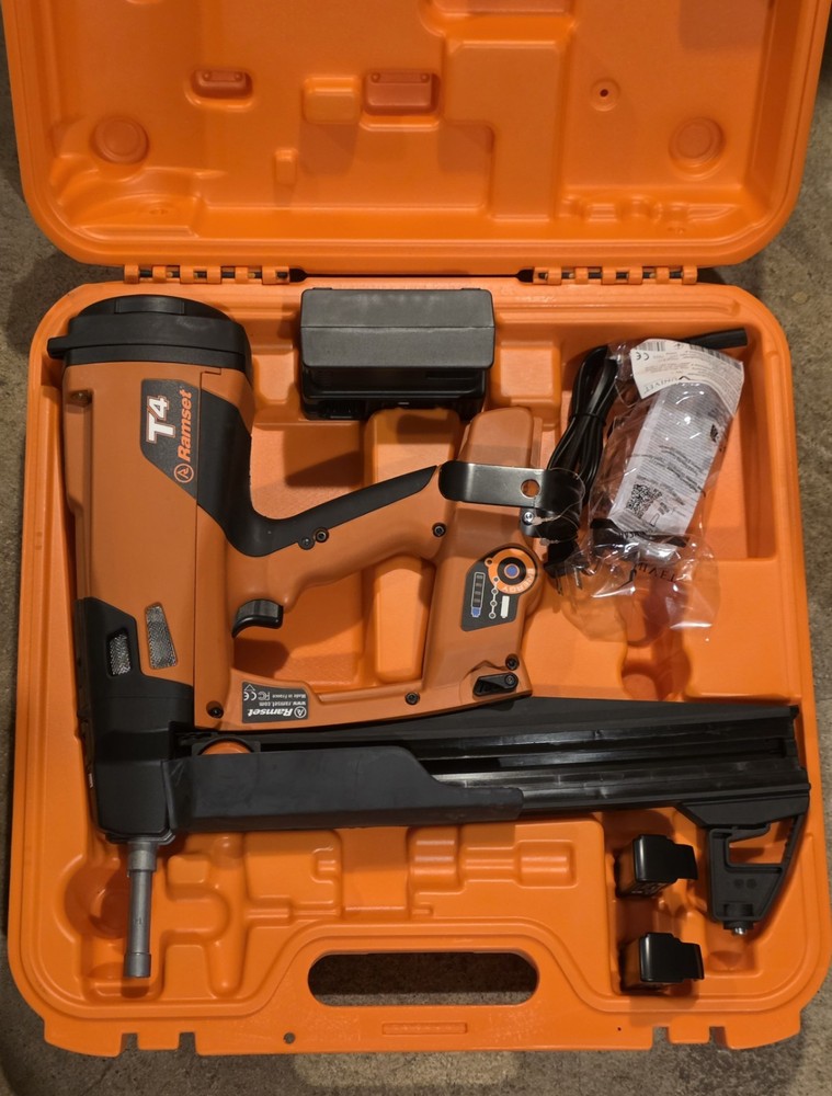 BRAND NEW RAMSET T4 MAG GAS FASTENING TOOL WITH 2 BATTERIES T4 MAG METAL FRAMING