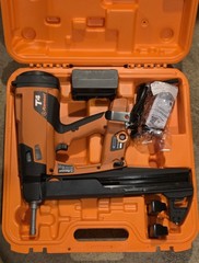 BRAND NEW RAMSET T4 MAG GAS FASTENING TOOL WITH 2 BATTERIES T4 MAG METAL FRAMING