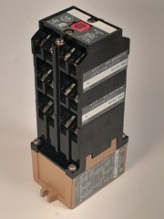 Allen Bradley 700-P400A1 AC 12 Pole Relay 10A 600V Type P