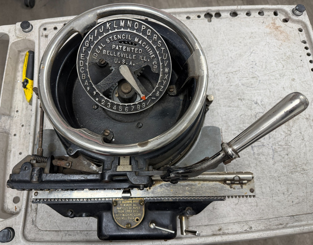 👀VINTAGE IDEAL STENCIL MACHINE 7/16″ PUNCH SIZE MODEL NO. 3