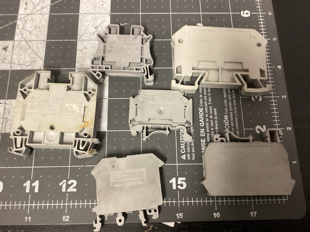 Lot Of 18 Assorted Terminal Blocks – Multiple Brands And Sizes (LPW123Y)