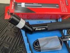 #bf265 NEW Snap On Tools ECFLG032 425 Lumens Rechargeable Light 90 swivel head