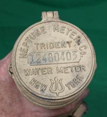 Vintage Neptune Trident 5/8″ Brass Water Meter – Reads In Gallons – New York