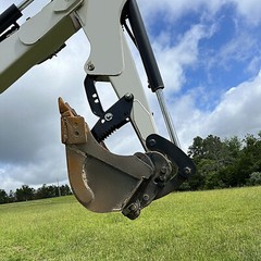 Backhoe Thumb Excavator Universal Claw Tractor For Kubota Deere Attachment