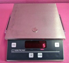 Welch Allyn Scale-Tronix 4502 SS Digital 2.8 lb Diaper Scale (Lbs-Ounces-Grams)