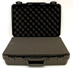 609 – PLATT LUGGAGE – BLOW MOLDED CASE – Exterior Dimensions (L x W x D): 17″ x
