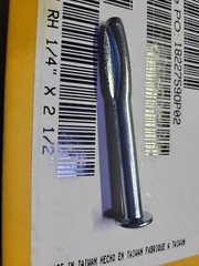 DeWalt Split Drive Anchors Drive Anchor Mushroom Head 1/4×2 1/2. 2Boxes Of 100