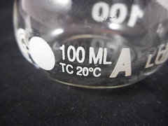 CHEMGLASS Glass HD TC 100mL ± 0.20mL Volumetric Flask Stopper Size #16 Chipped