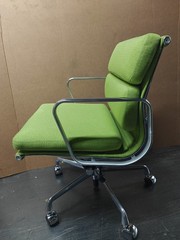 Authentic Herman Miller Eames Soft Pad Group Management Chair Green Fabric EA43