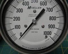 4 1/2″ Moeller Pressure Gauge 0-1000 PSIG 10 lb subd NSN 6685-01-295-2380