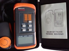 Dr.Meter LX1330B Digital Illuminance/Light Meter, 0 – 200,000 Lux Luxmeter