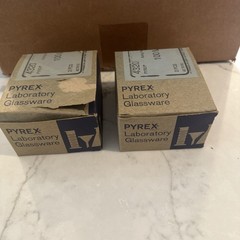 2 Boxes of 2 – 100ml Pyrex 4320 Boiling Flask, Round bottom, Short Neck, 24/40