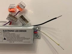 ACCUDRIVE ELECTRONIC LED DRIVERS 26 WATTS Model No. 702-00530-001. LOT OF 4