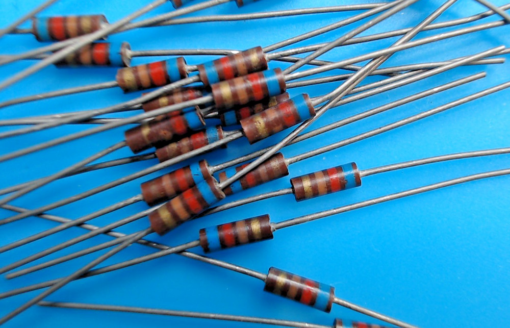 Lot of 50 Vintage Axial Resistors 620Ω ±5% NOS (Blue-Red-Brown-Gold)